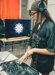 Cecilia González, estudiante de Collegium, DJ y productora musical