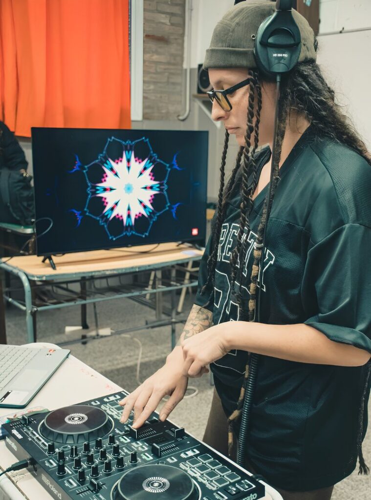 Cecilia González, estudiante de Collegium, DJ y productora musical